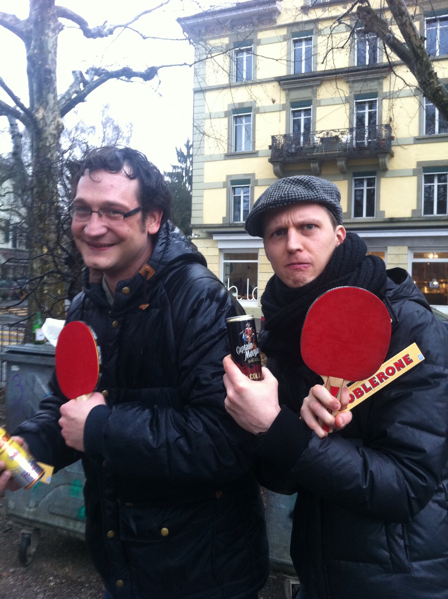 Stufi und Till beim PingPong im Lorrainepärkli