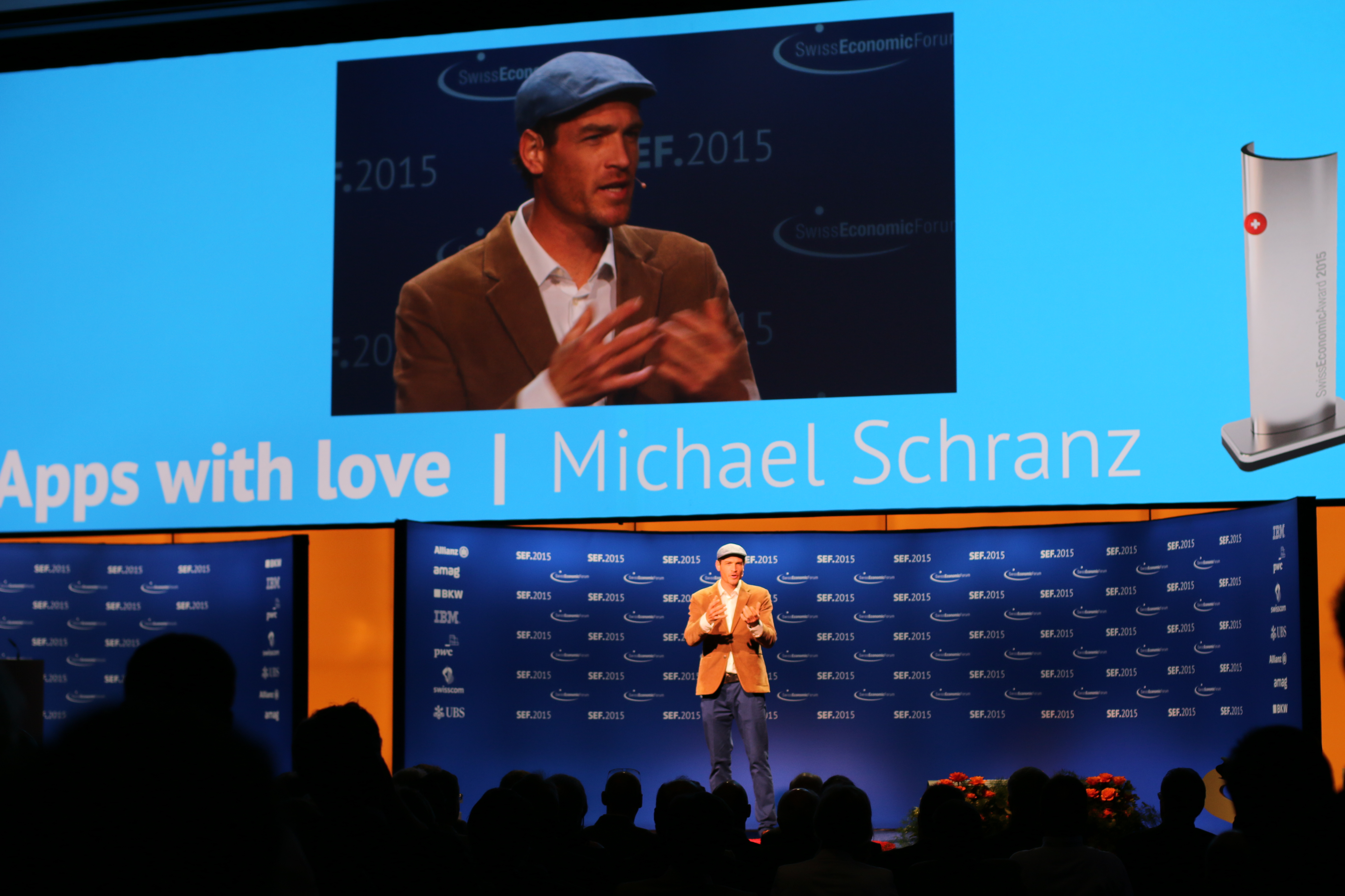 Michael Schranz von Apps with love auf der Bühne bei der SEF-Veranstaltung.