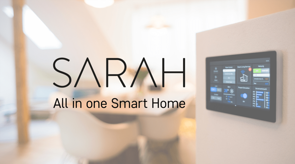 Der Titelbildschirm und die Oberfläche des SARAH Smart Home Systems.