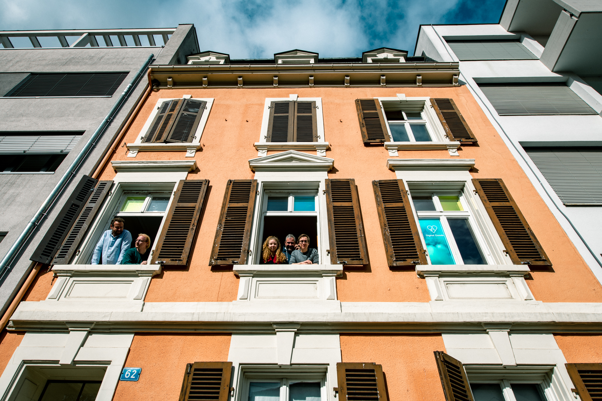 Das Apps with love-Team versammelte sich im neuen Basler Büro.