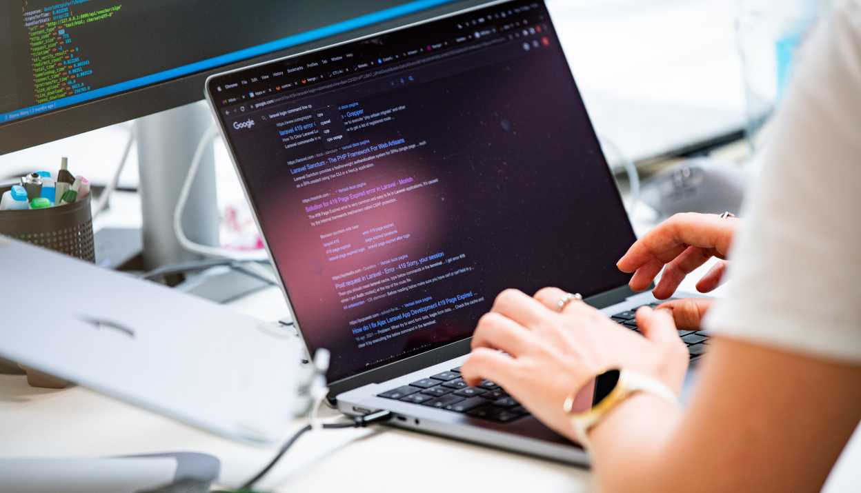 Apps with love develops individual software for frontends and backends