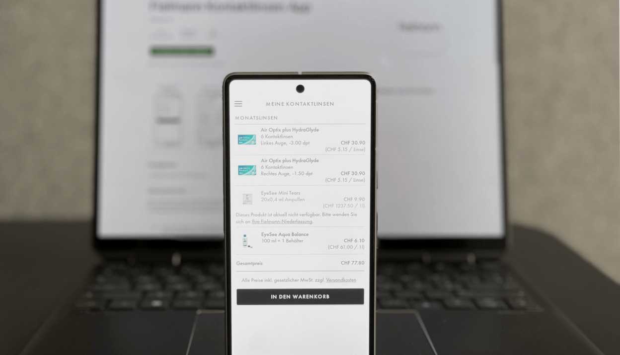 Image of the Fielmann contact lenses app on a Google Pixel 7 smartphone