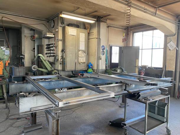 Einblick in Werkstatt einer Metallbaufirma