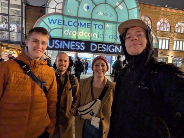 Das Apps with love Android Team vor dem Business Design Center